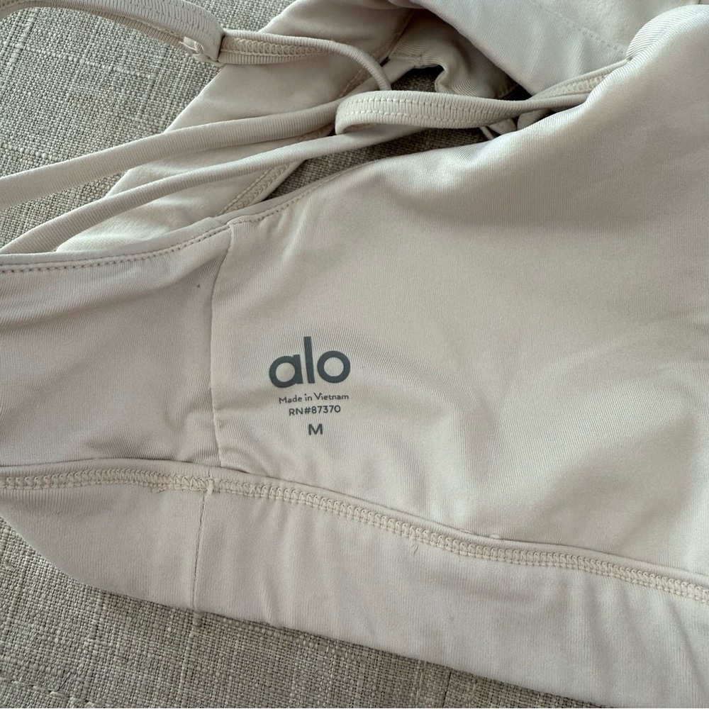 Alo Interlace Strappy Inlined Sports Bra - Picture 5 of 5